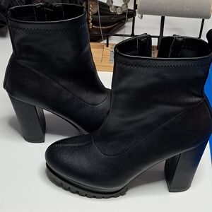 Black Ankle Boots, Like New Sz 8.5